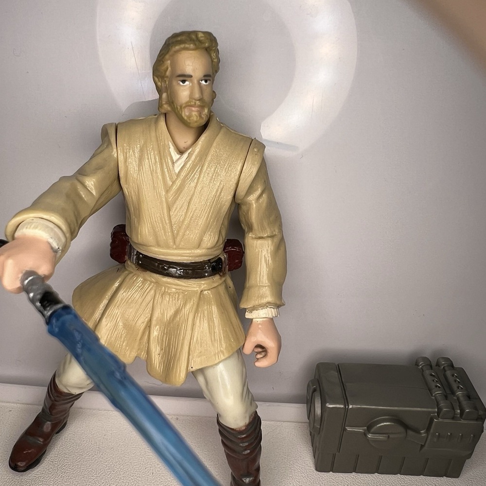 Obi-Wan Kenobi (Coruscant Chase)‎ from the 2002 Saga collection Star Wars
